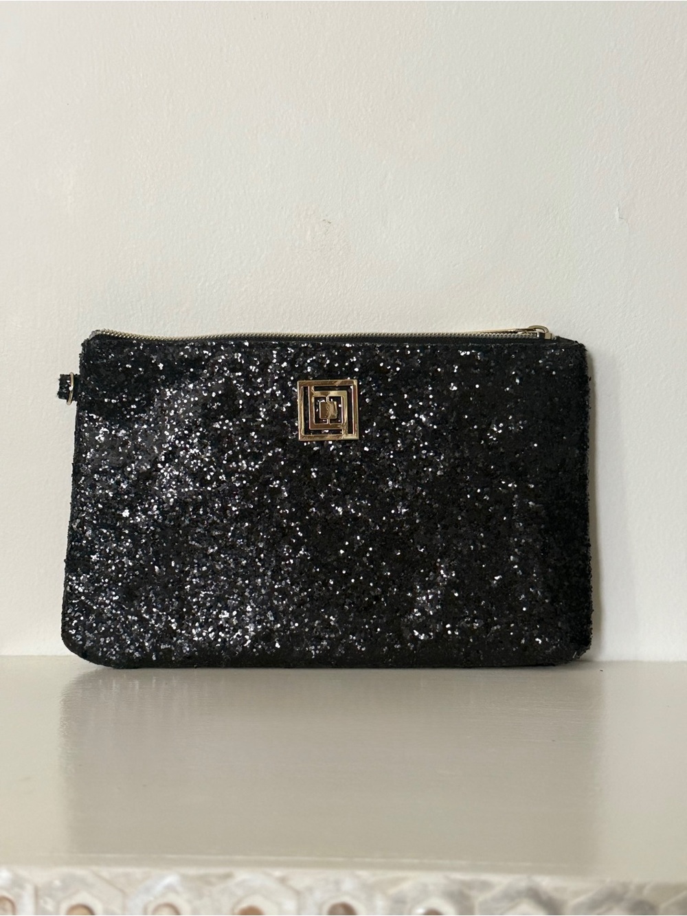 Liz Claiborne Black Glitter Zipper Clutch Wallet Pouch Gold-tone Square Logo